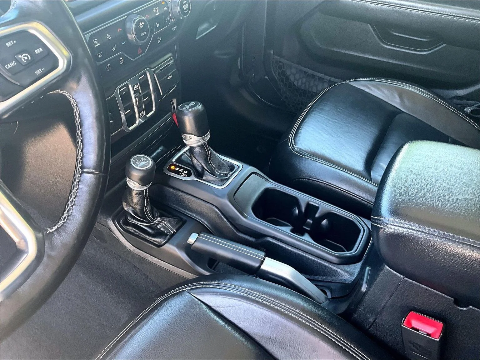 Used 2018 Gray Jeep Unlimited Sahara image 15