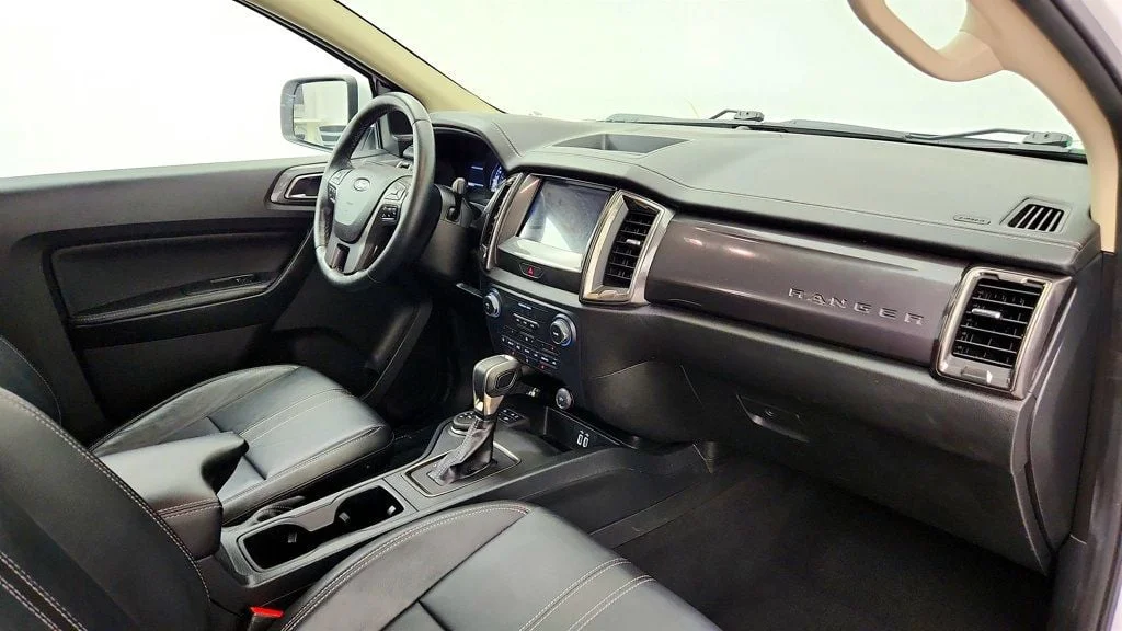Used 2021 Oxford White Ford LARIAT 4WD SuperCab 6