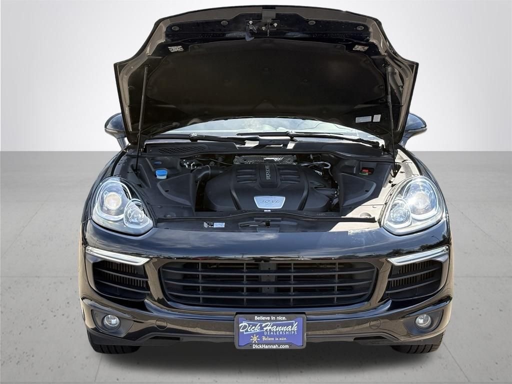 Used 2015 Black Porsche Diesel image 3