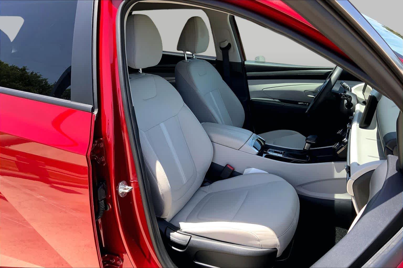 Used 2025 Ultimate Red Hyundai SEL image 9