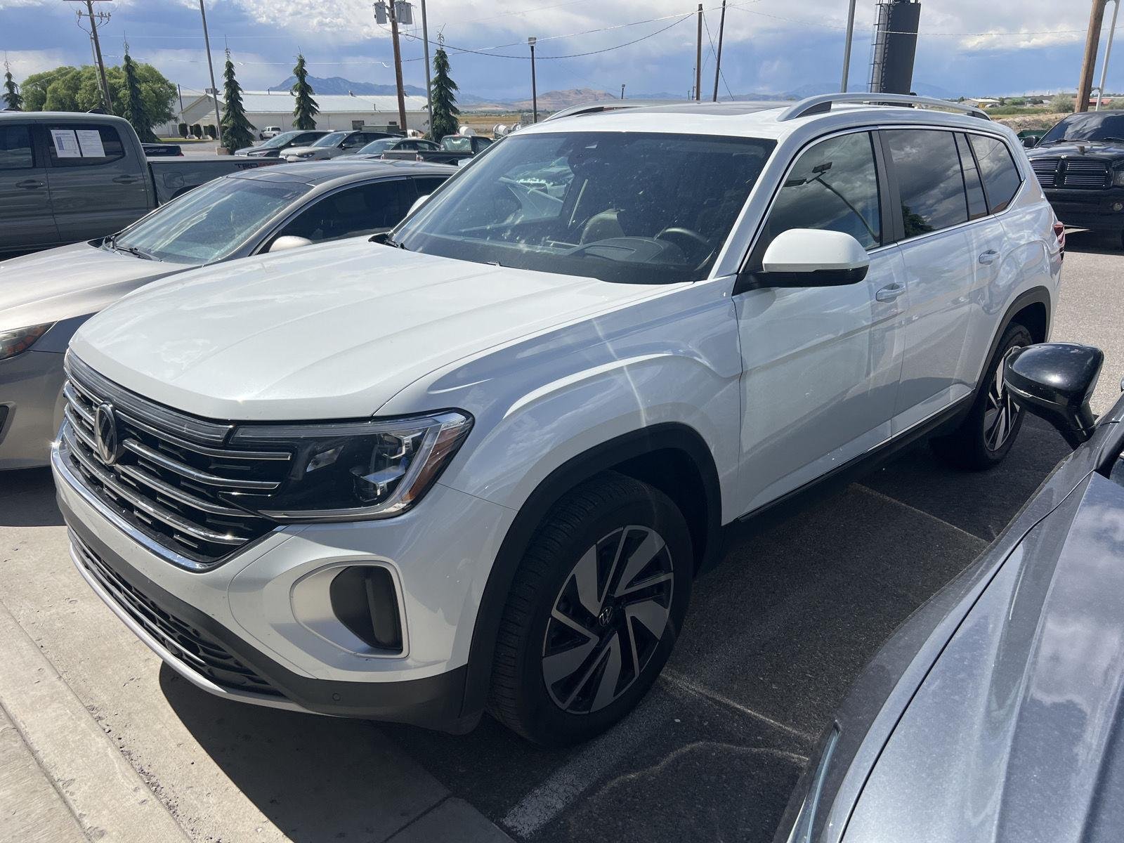 2025 Volkswagen Atlas 2.0T SEL 4MOTION's photo
