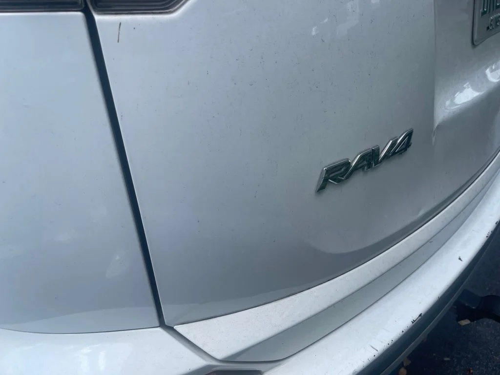 Used 2016 White Toyota XLE image 8