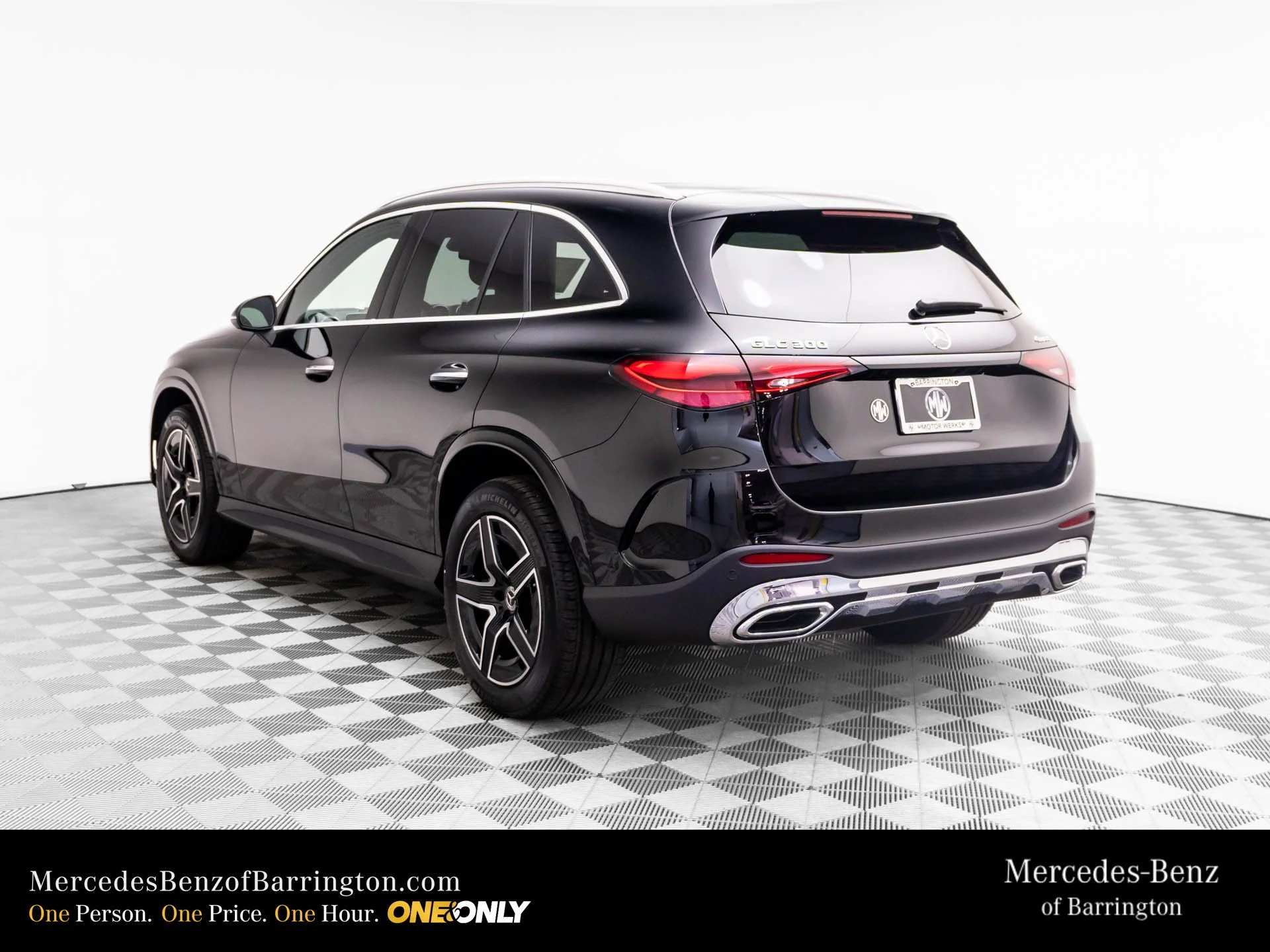 New 2026 Black Mercedes-Benz GLC 300 image 3