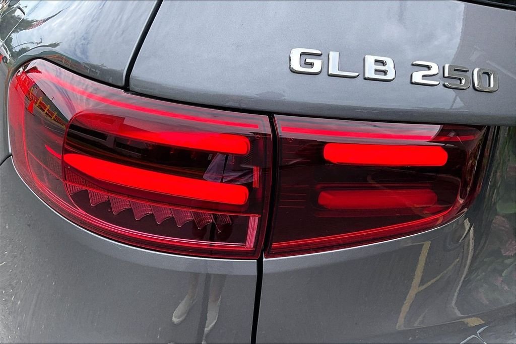Used 2026 Gray Mercedes-Benz GLB 250 image 32