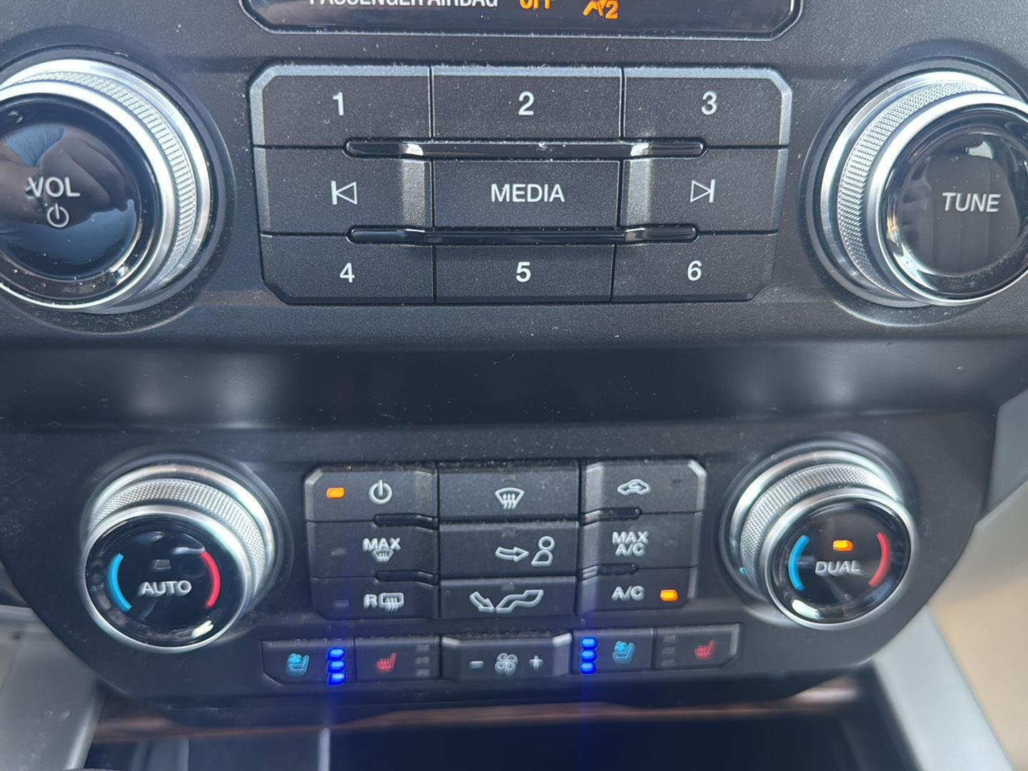 Used 2019 Agate Black Ford LARIAT image 21