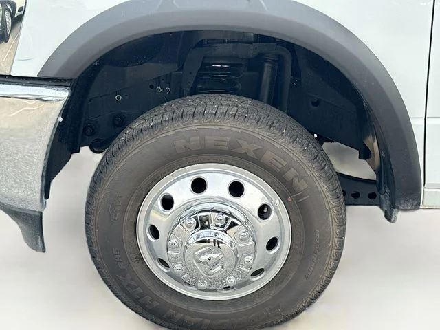 New 2026 Bright White Clear-Coat Exterior Paint RAM TRADESMAN image 29