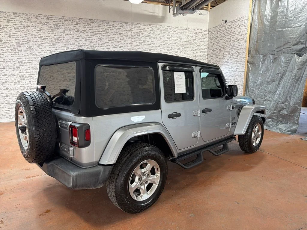 Used 2021 Silver Jeep Unlimited Sport image 7