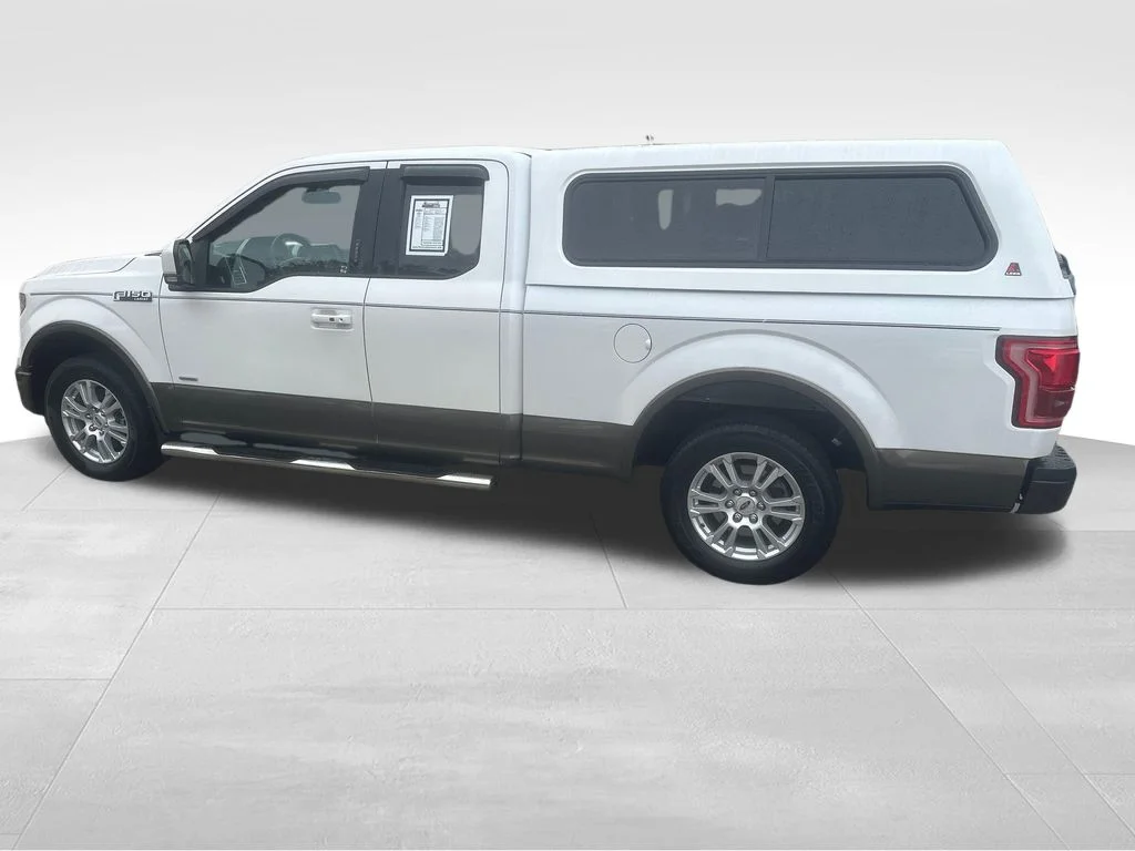Used 2015  Ford Lariat image 16