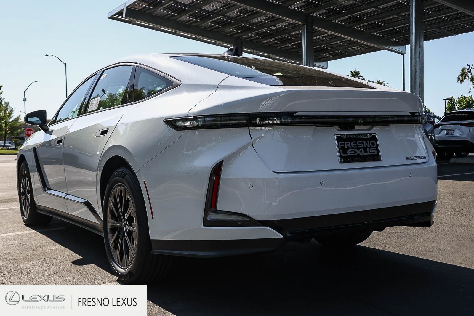 New 2026 Ultra White Lexus ES 350e PREMIUM image 4