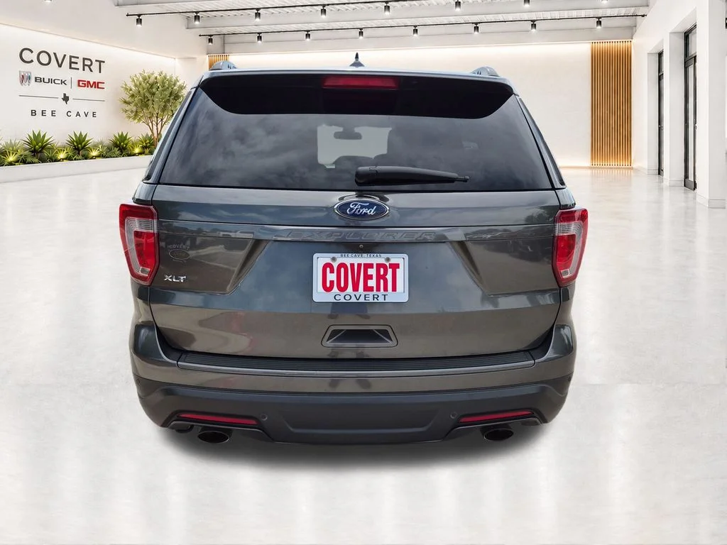 Used 2018 Gray Ford XLT image 10
