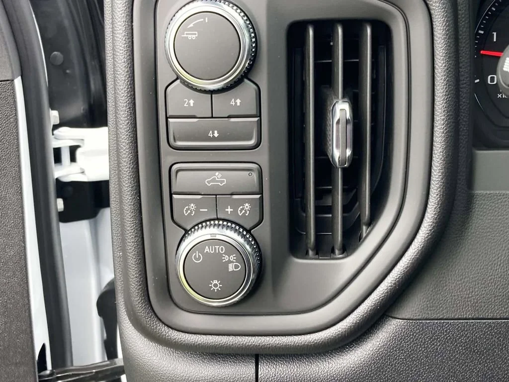 New 2026 Summit White GMC Pro image 26