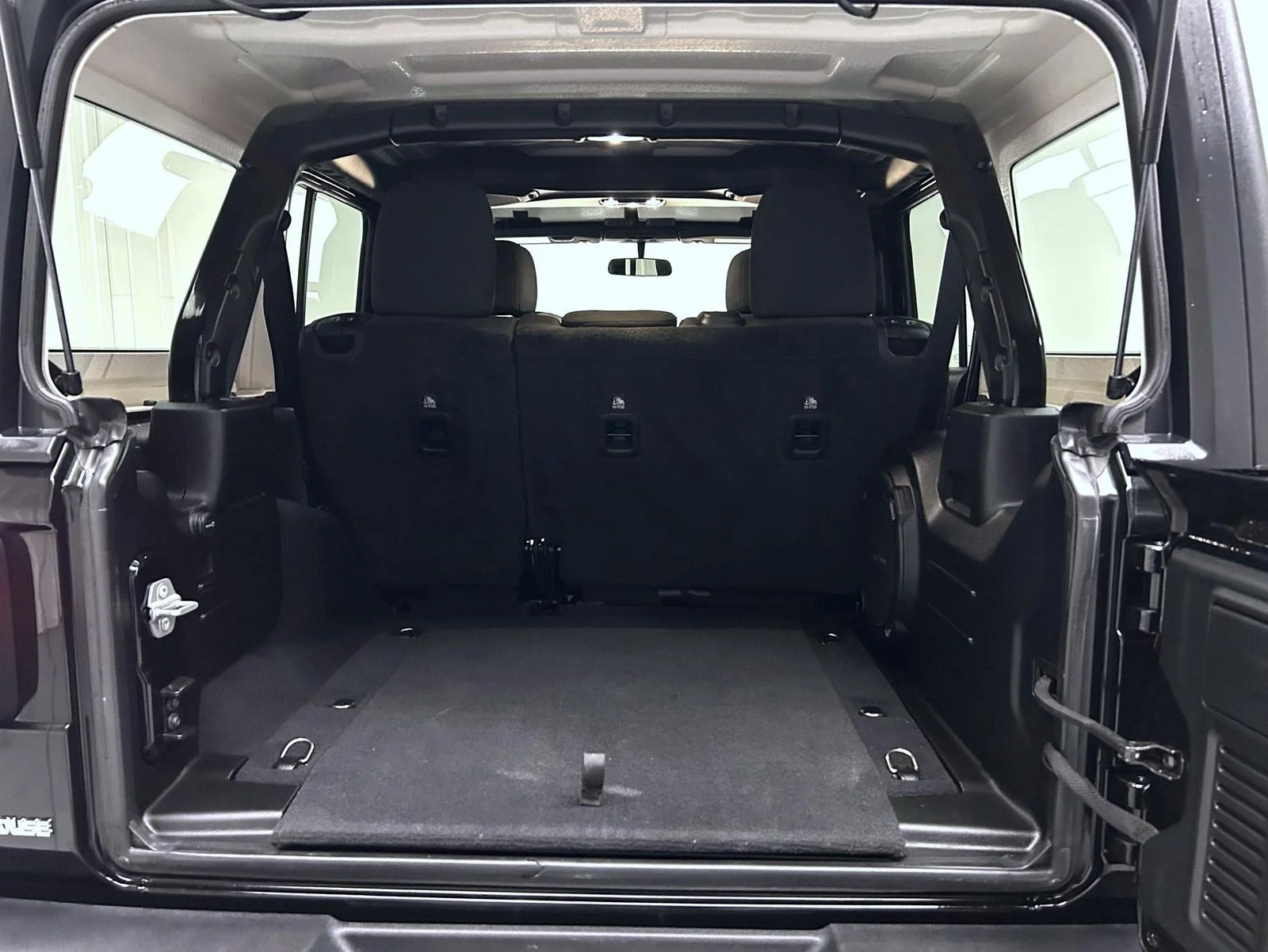 Used 2022 Black Jeep Unlimited Sport S image 21