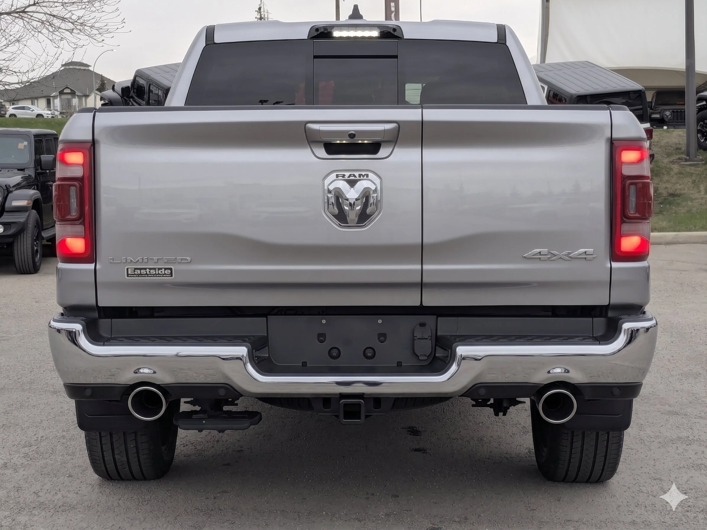 Used 2023 Silver RAM Limited - - Elite Pkg  - Ltd Lvl 1 Grp  - Pano Sunroof  - 22 Wheels  & More image 7