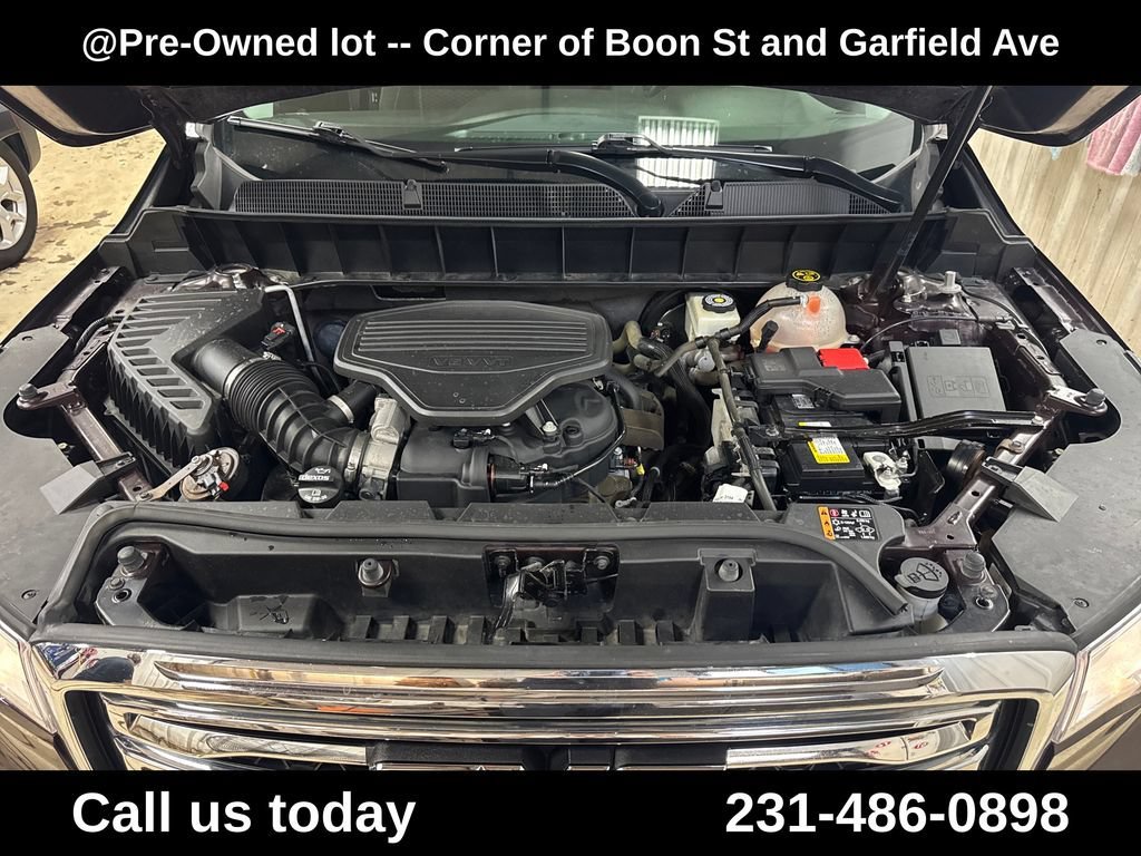 Used 2017 BLACK CHERRY METALLIC GMC SLE image 10
