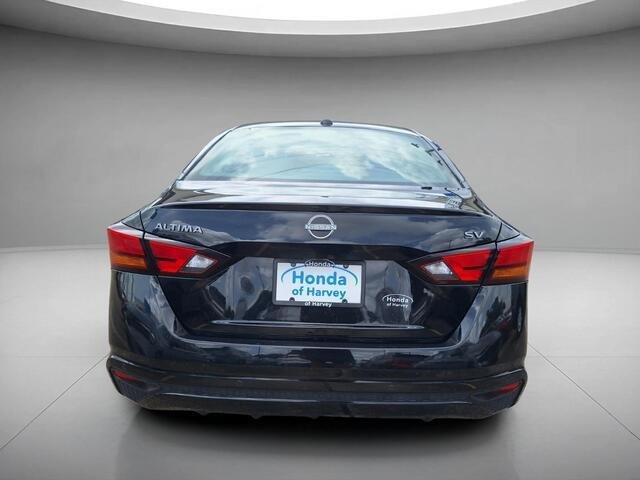Used 2024 Super Black Nissan 2.5 SV image 4