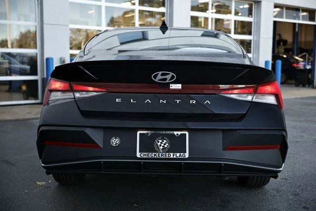 New 2026 Abyss Black Hyundai SEL Sport image 4