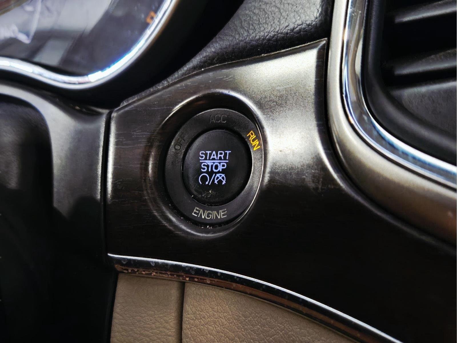 Used 2015 Bright White Clearcoat Jeep Limited image 22