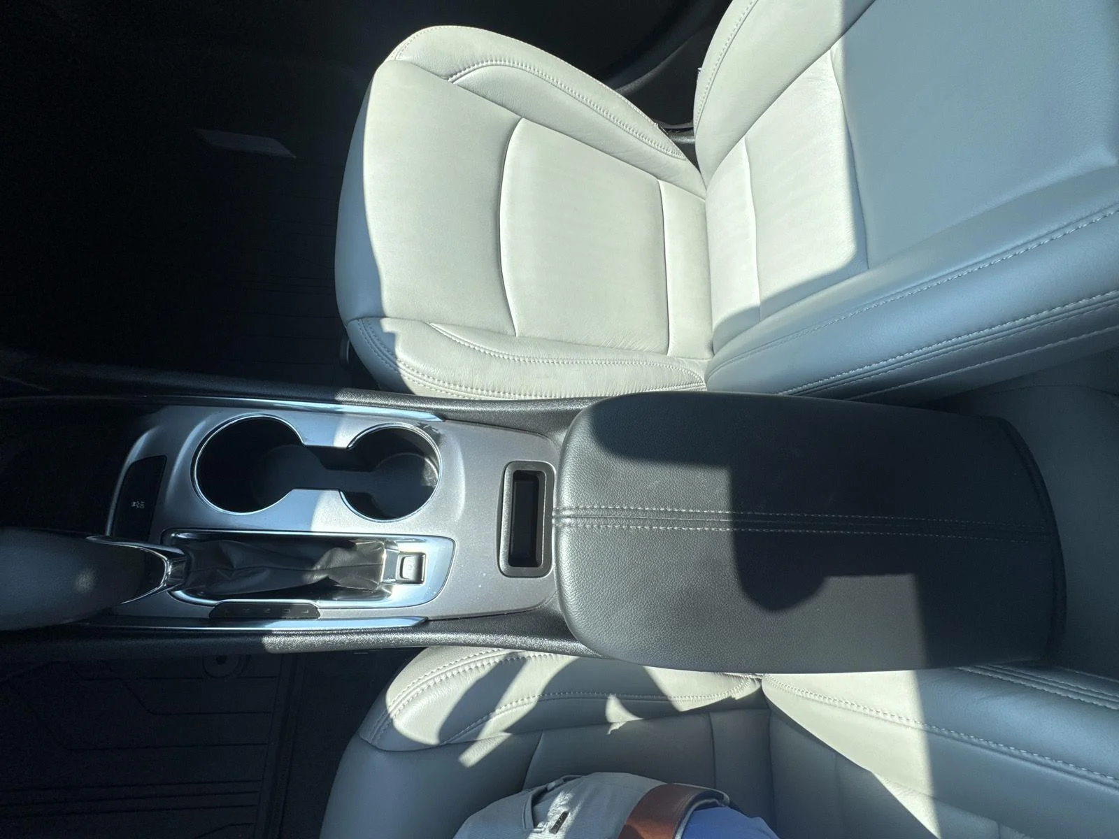 Used 2023 SUMMIT WHITE Chevrolet LT image 25