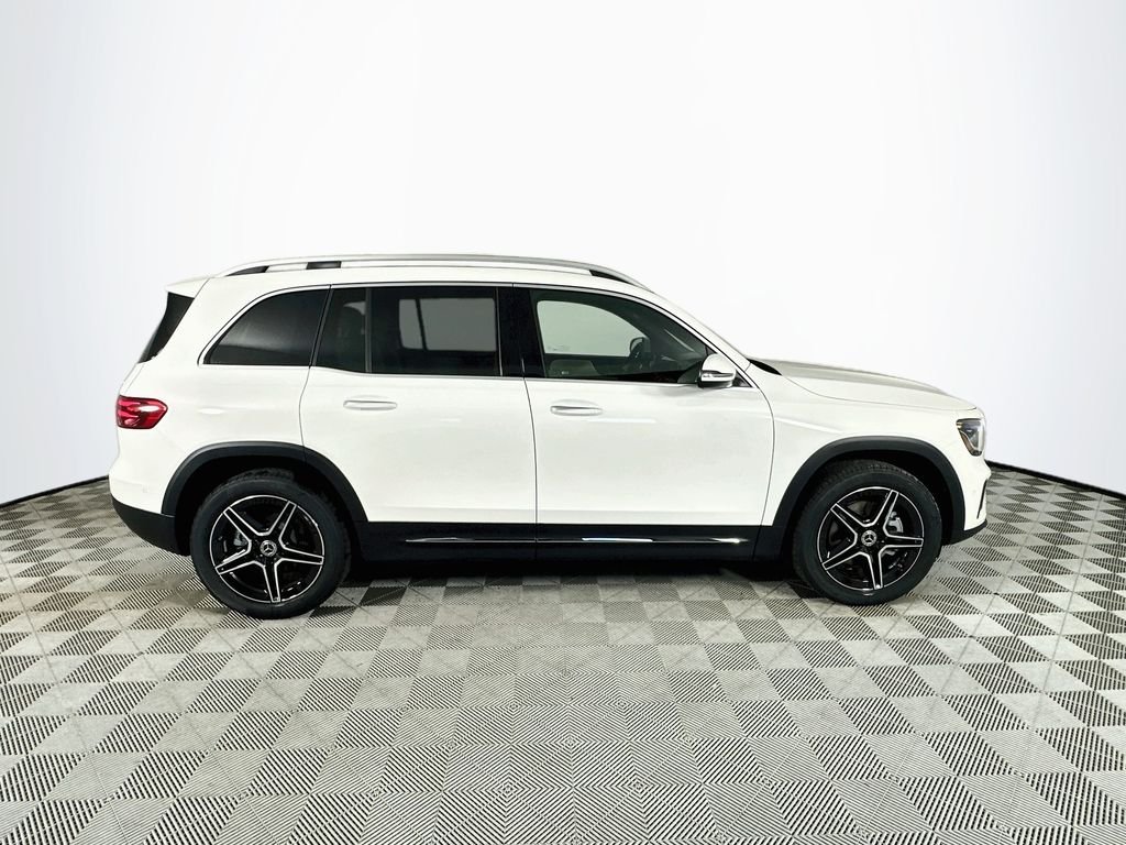 New 2026 Polar White Mercedes-Benz GLB 250 image 8