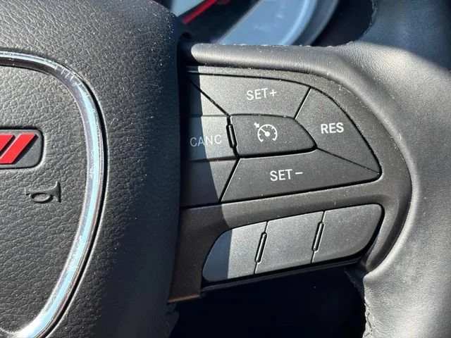 Used 2015 Gray Dodge SE image 18