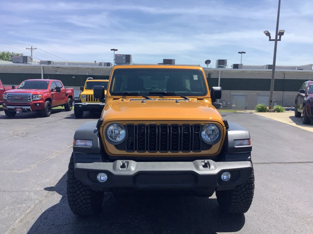 New 2026 Goldilocks Exterior Paint Jeep Sport image 3