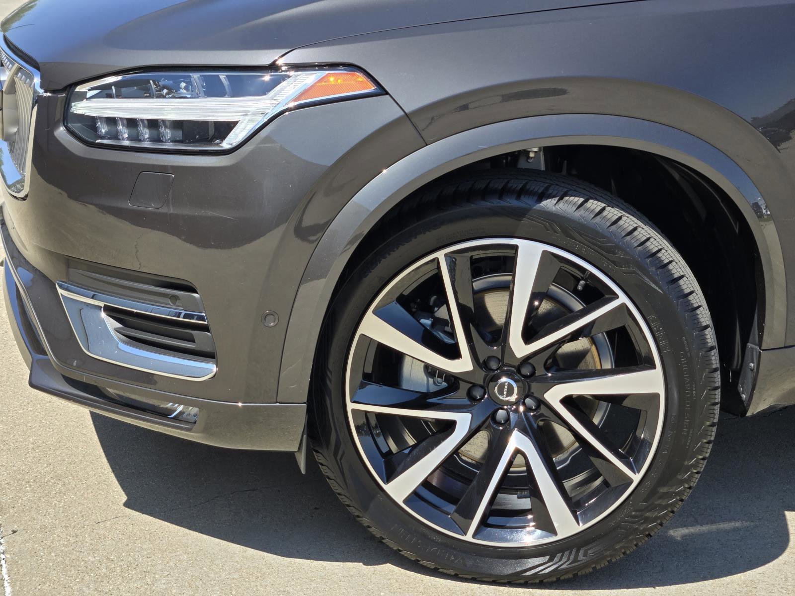 Used 2023 Platinum Gray Metallic Volvo Plus image 7
