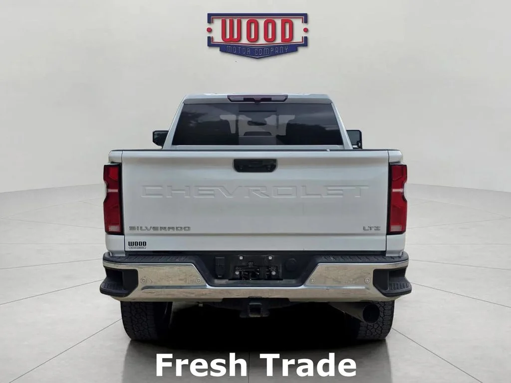 Used 2024 Summit White Chevrolet LTZ image 5