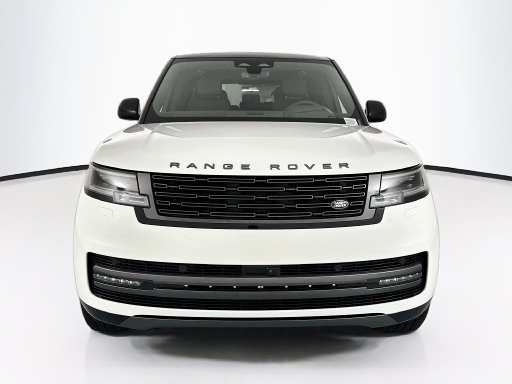 New 2027 Fuji White Land Rover SE image 2