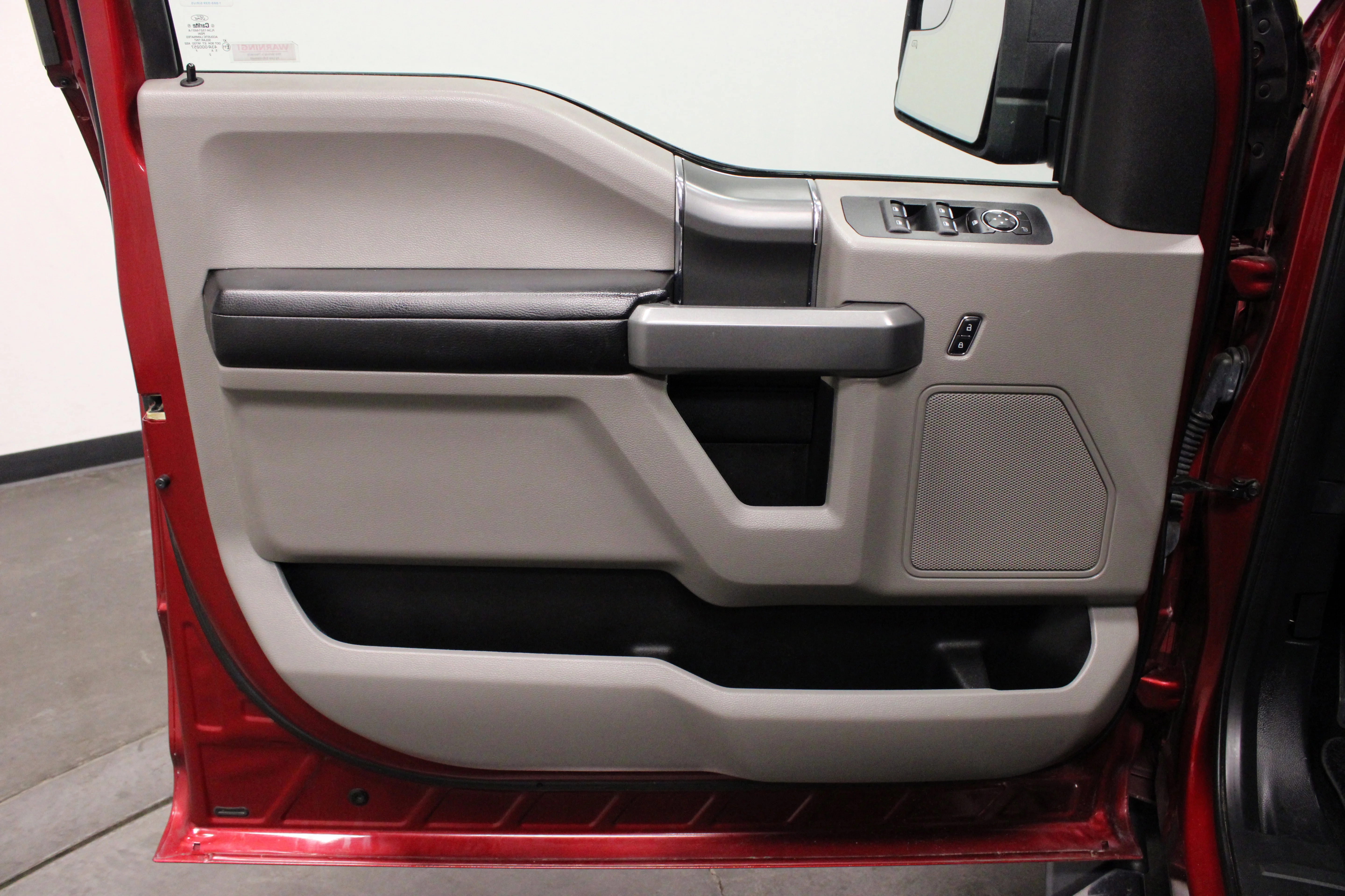 Used 2016 Ruby Red Metallic Tinted Clearcoat Ford XLT image 19