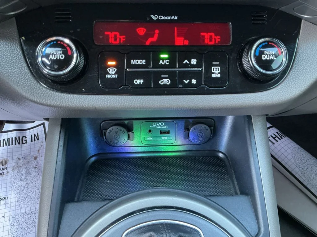 Used 2013 Silver Kia EX image 16