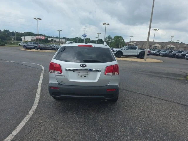 Used 2013 Silver Kia LX image 4