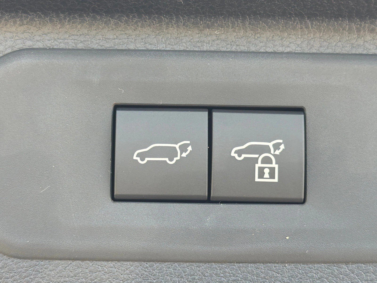 New 2026 Wind Chill Pearl Toyota XLE image 19