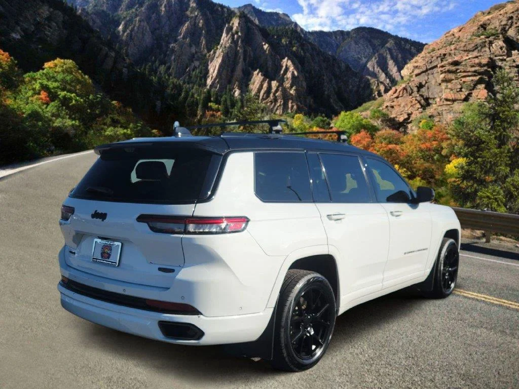 Used 2023 Bright White Clearcoat Jeep Summit image 3