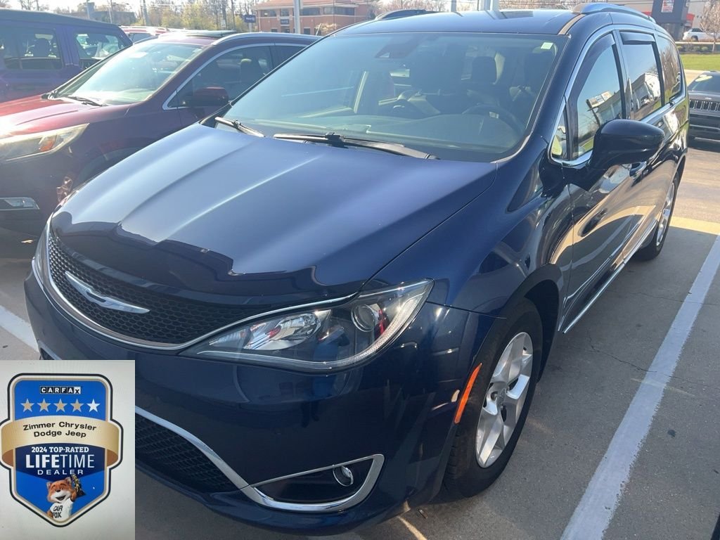 2017 Chrysler Pacifica Touring-L Plus