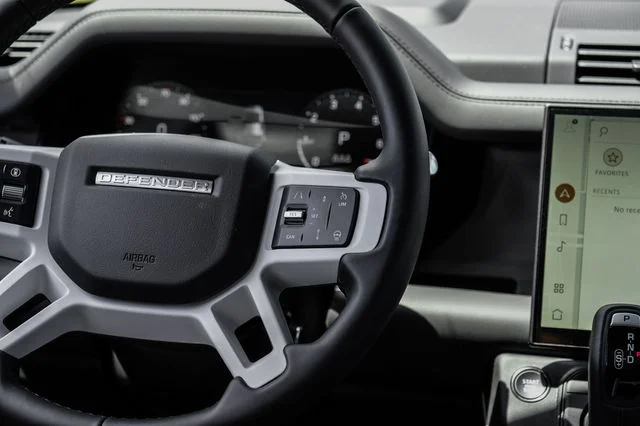New 2026  Land Rover X-Dynamic SE image 23