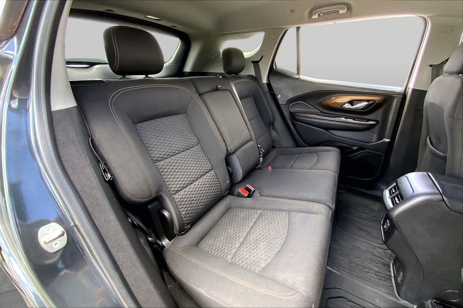 Used 2018 Graphite Gray Metallic GMC SLE image 19