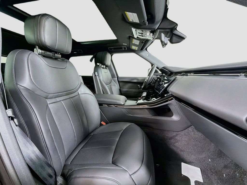 New 2027 Santorini Black Land Rover Dynamic SE P400 image 30