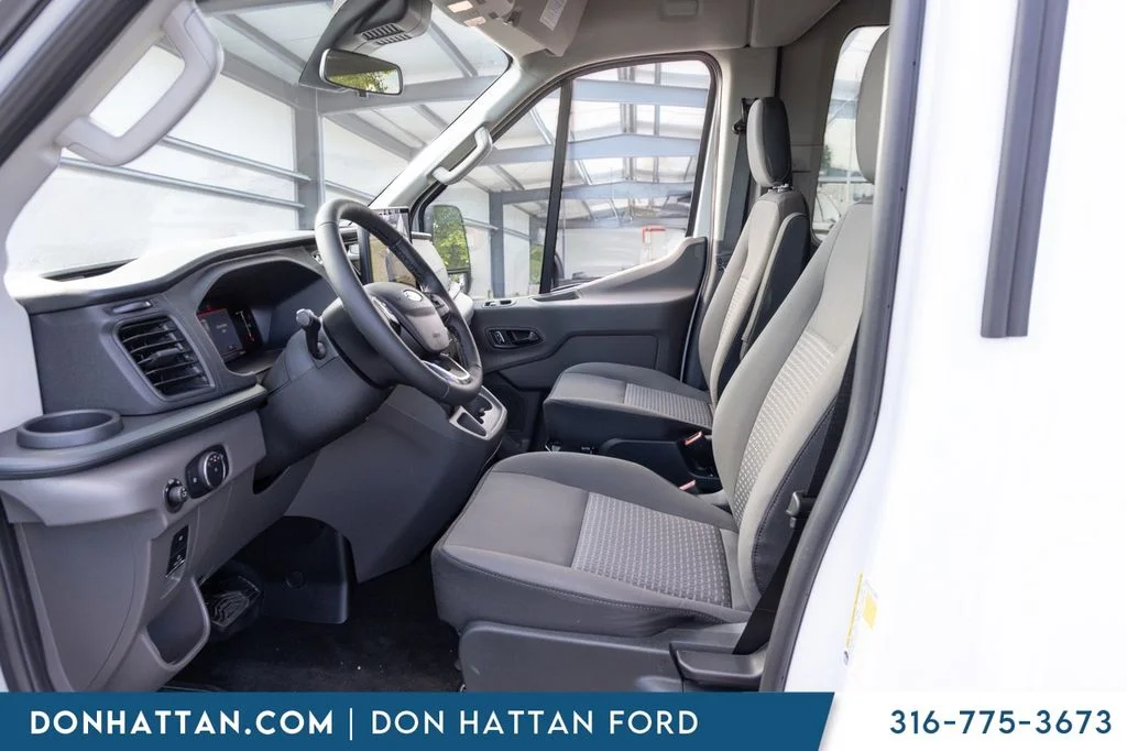 New 2026 Oxford White Ford Passenger Van XLT image 4
