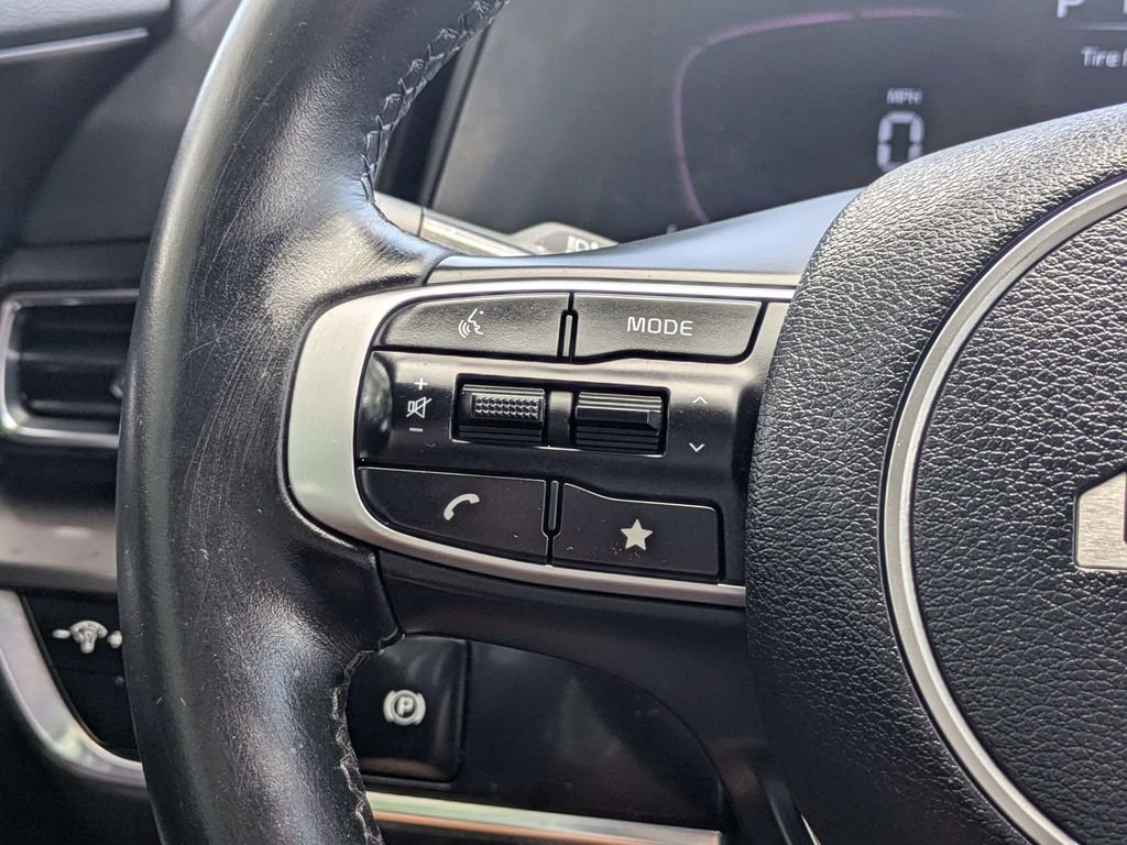 Used 2024 White Kia EX image 25