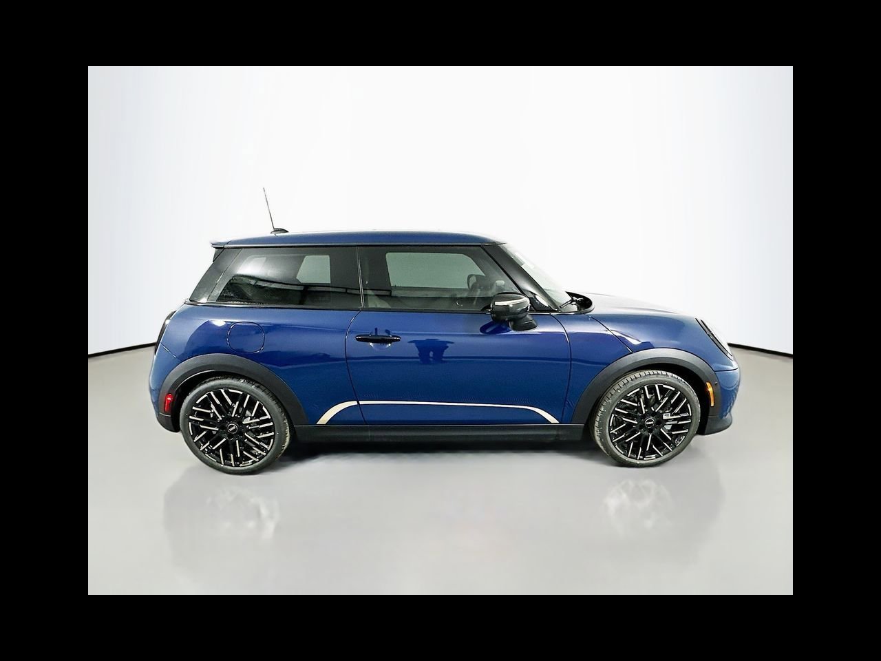 New 2026 Indigo Sunset Blue Metallic MINI ICONIC image 4