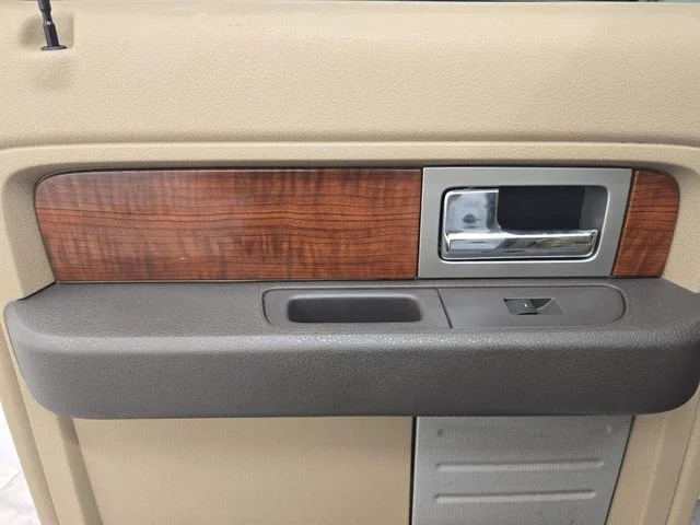 Used 2009 White Sand Tri-Coat Ford Lariat image 18