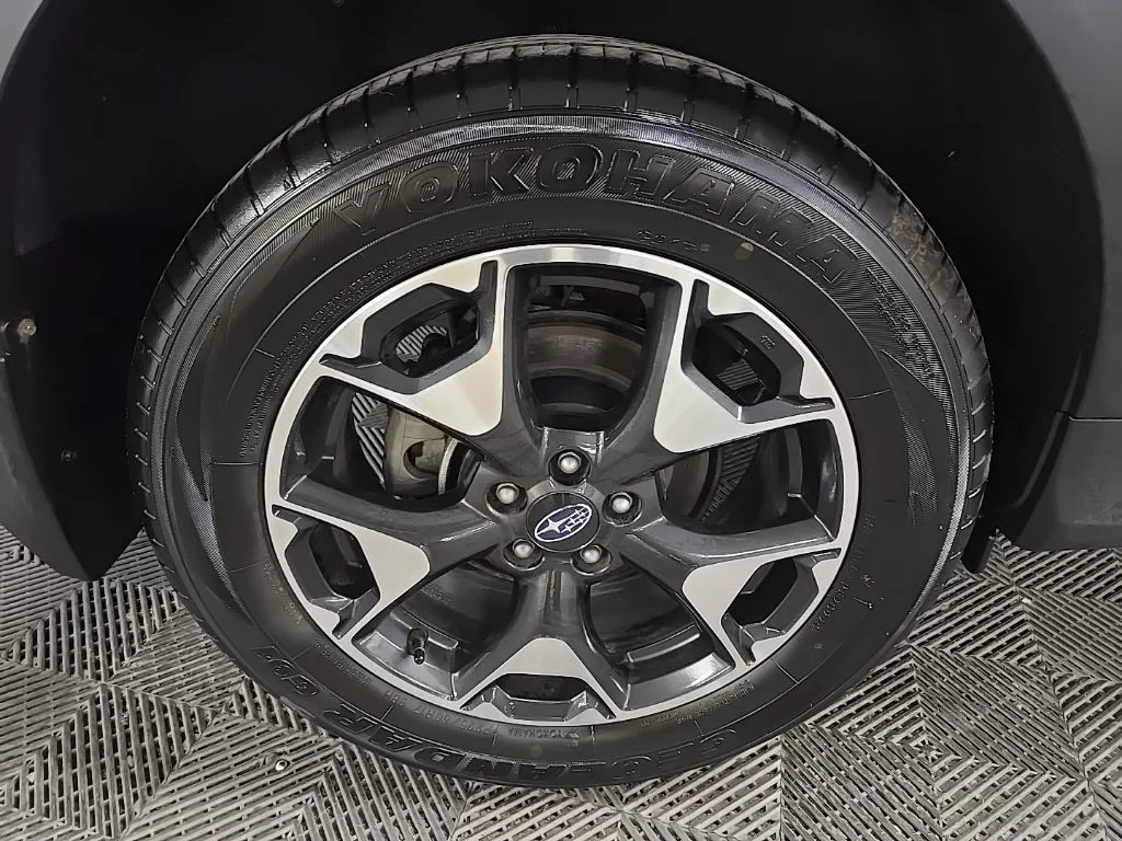 Used 2020 Gray Subaru Base image 15