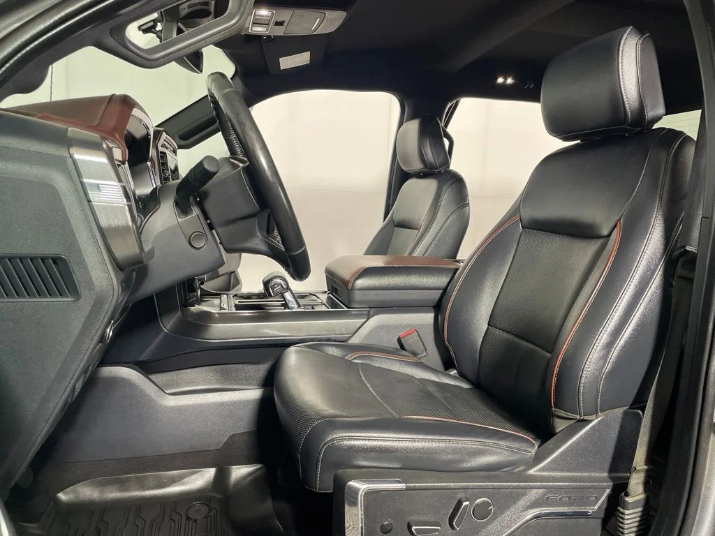 Used 2023  Ford Lariat image 11