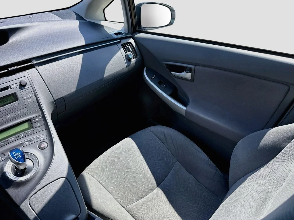 Used 2011 Blizzard Pearl Toyota Two image 26