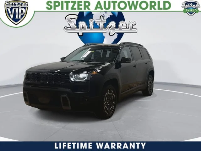 New 2026 Diamond Black Crystal Pearl-Coat Exterior Paint Jeep Limited image 6