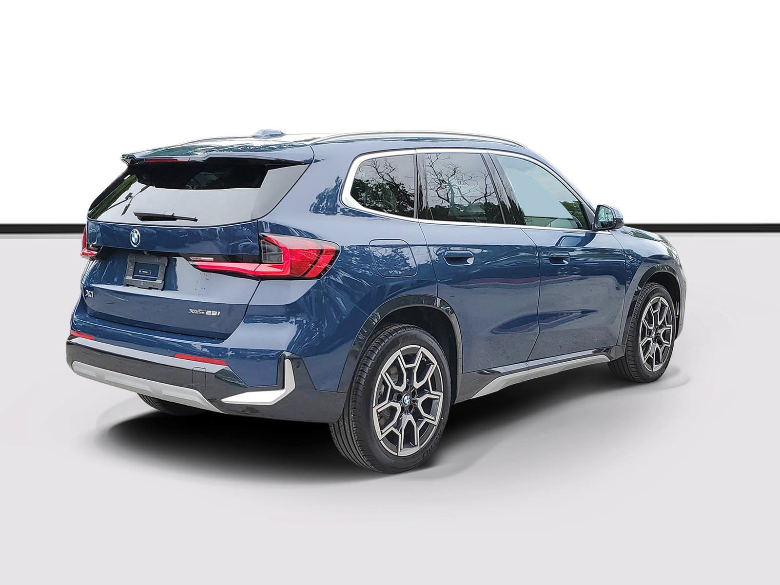 New 2026 Night Dusk Blue Metallic BMW xDrive28i image 4