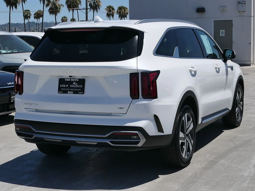 Used 2023 White Kia EX image 3