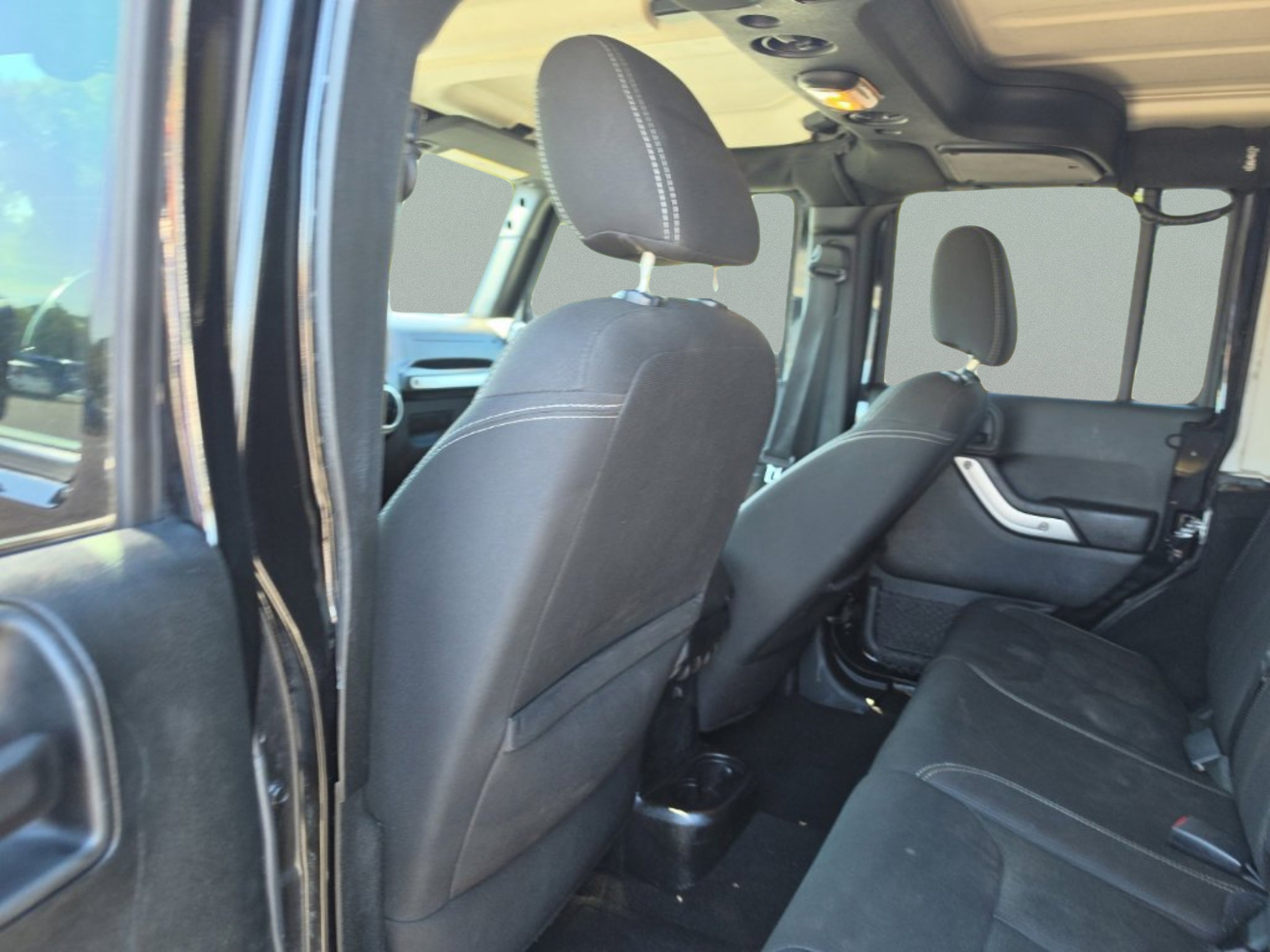Used 2018 Black Clearcoat Jeep Unlimited Sahara image 18