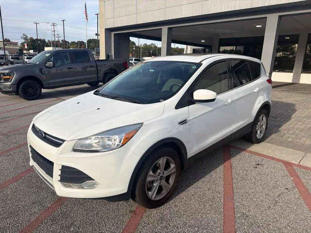 Used 2016 Oxford White Ford SE image 4