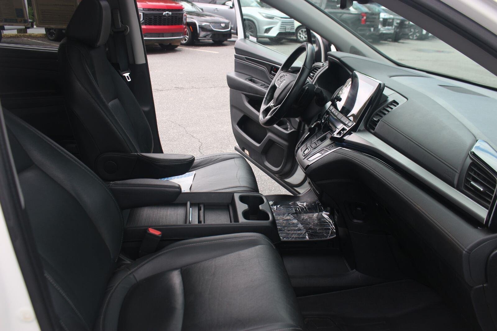Used 2021 Platinum White Pearl Honda Touring image 35